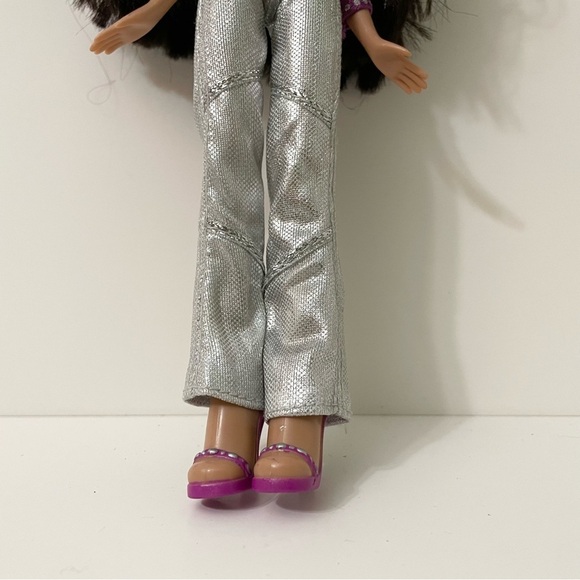 MGA Bratz Doll Yasmin - Picture 4 of 16